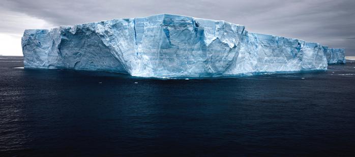 Гігантський айсберг розміром вдвічі більше Нью-Йорка незабаром відколеться від льодовика - NASA. Фото: Задумка