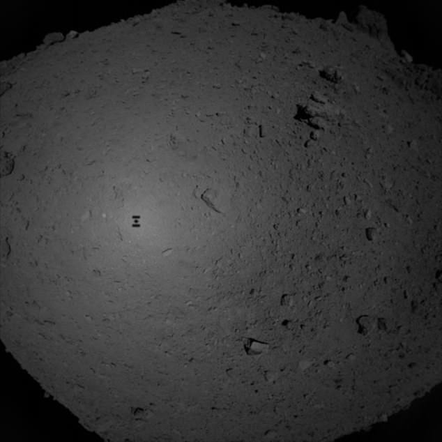 Астероид Рюгу, фото: Daily Mail