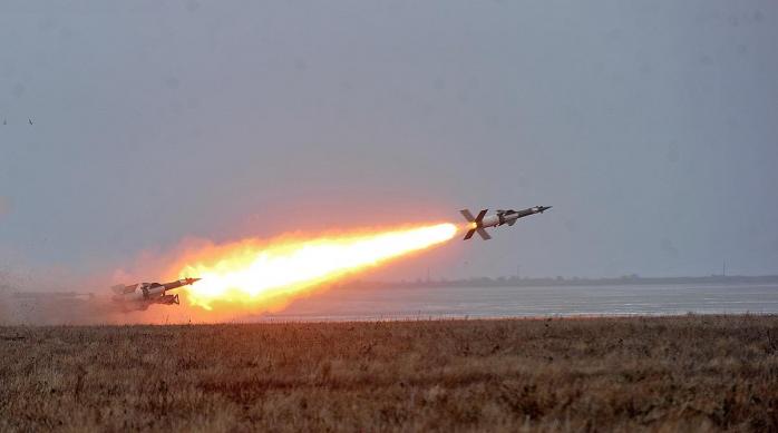 Модернізовані ракетні комплекси були успішно випробувані бойовою стрільбою - Турчинов. Фото: УНІАН