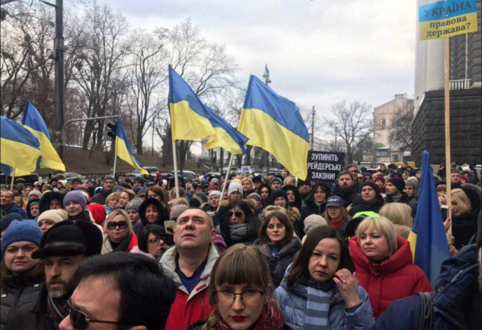 Акция протеста возле Кабинета министров против действий Минюста, фото — Громадське