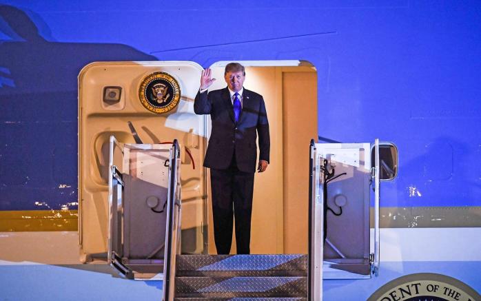 Дональд Трамп прилетел в Ханой, фото: NBC News