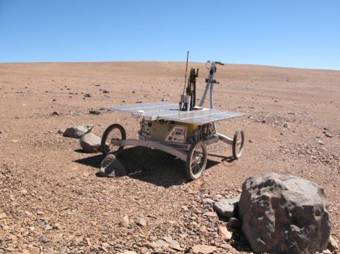 Раскопки в пустыне Атакама осуществлялись с помощью марсохода, фото — sciencealert.com