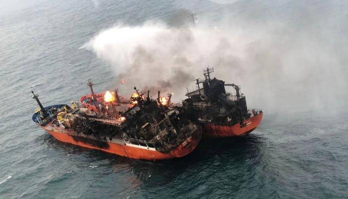 Пожар на танкерах в Черном море, фото: «Кубанские новости»