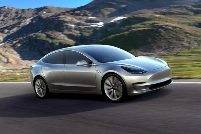 Tesla оголосила про закриття магазинів і старт онлайн-замовлень седана Model 3. Фото: Российская газета