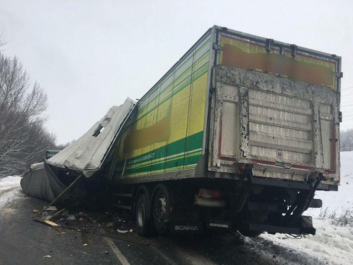 Аварія фур сталася в Миколаївській області. Фото: Нацполіція