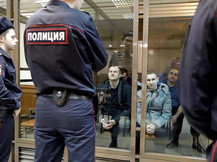 Украинские моряки в плену. Фото: Український тиждень