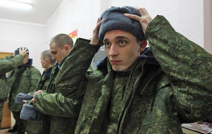 У Білорусі можуть запровалити обмеження для осіб, що не служили в армії, фото: Sputnik