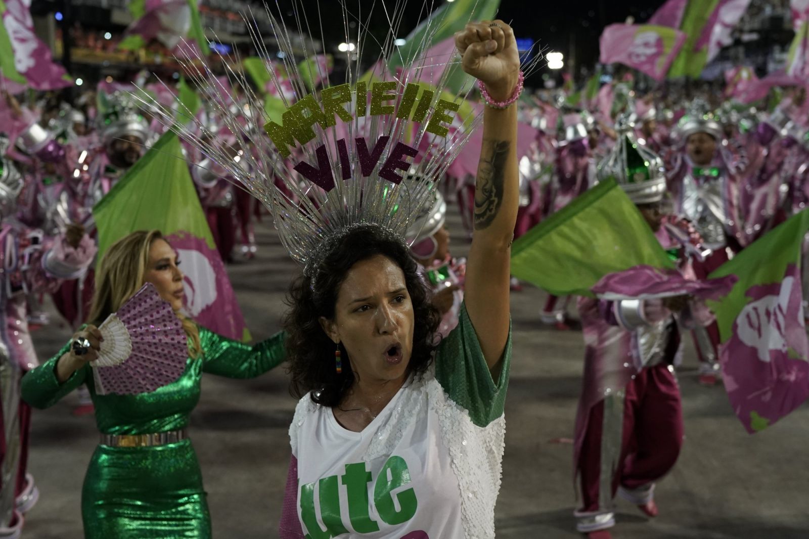 Фото: Школа самби “Мангейра” стала переможцем конкурсних змагань на карнавалі у Ріо 2019 року