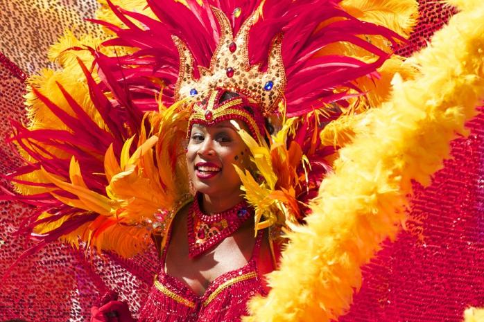 Карнавал у Ріо-де-Жанейро в розпалі: яскраві костюми, змагання шкіл самби та вуличні сутички / Фото: Pixabay