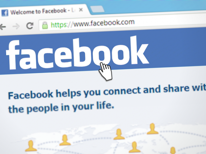 Компанія «Фейсбук» судиться з двома українськими програмістами