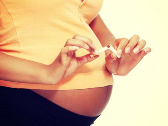 Курение при беременности удваивает вероятность внезапной смерти ребенка – ученые. Фото: журнал месяцев