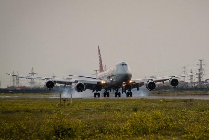 Airbus российских авиалиний экстренно сел в Баку из-за записки о бомбе