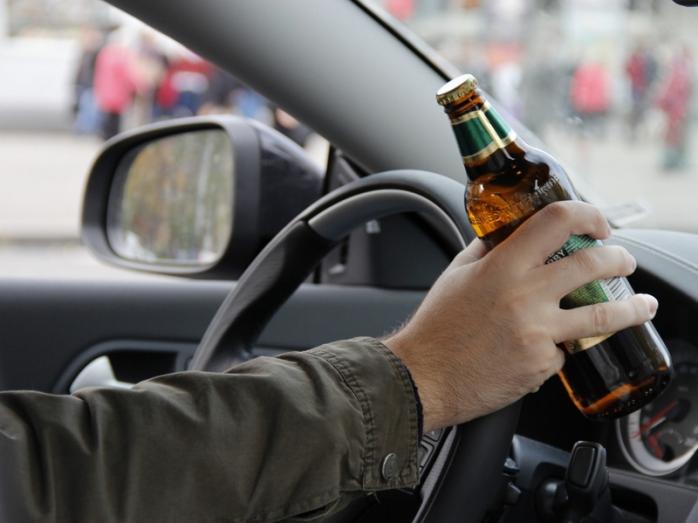 Пьяного таксиста трижды за вечер останавливали патрульные в Ровно