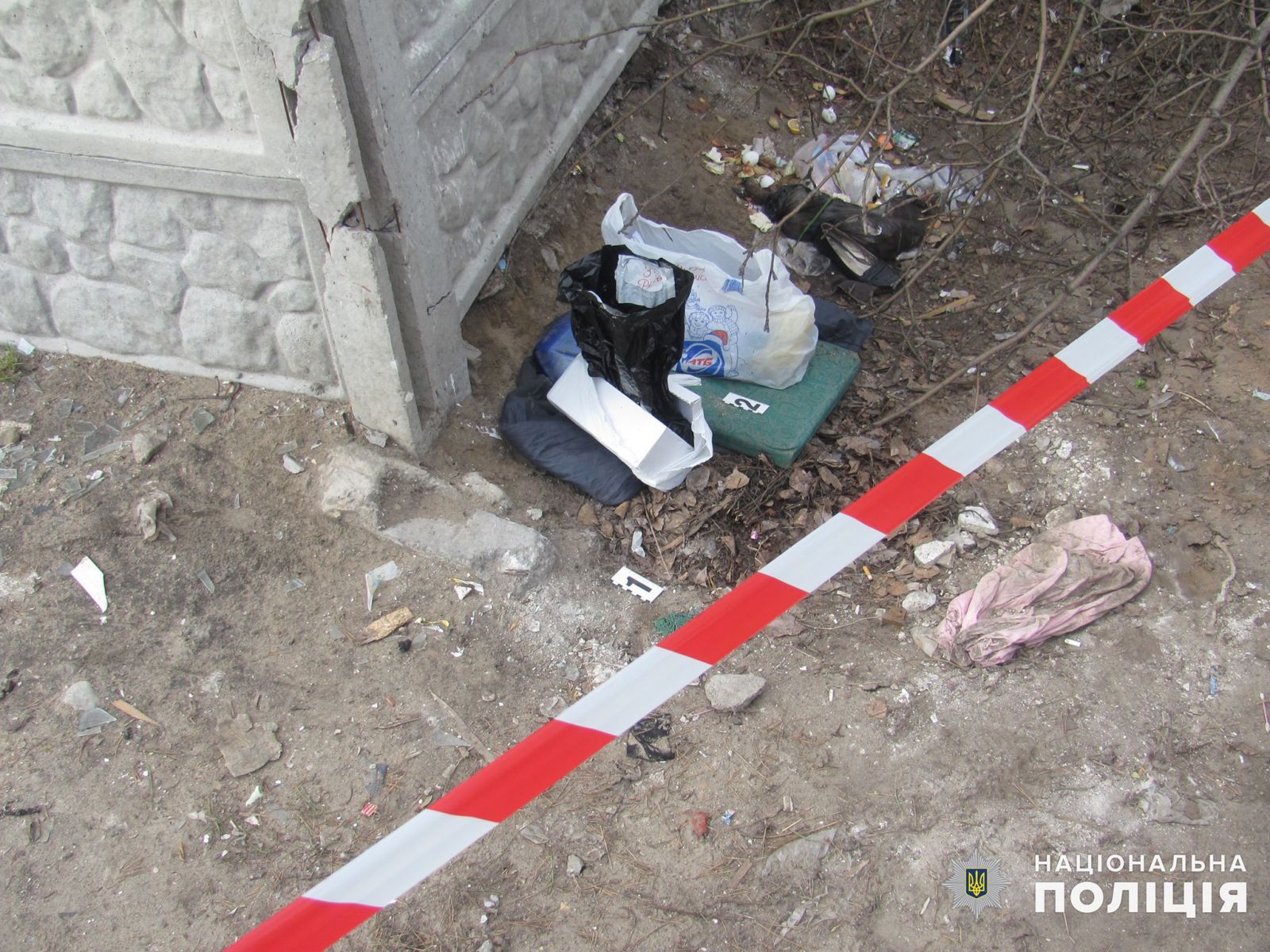 Труп младенца нашли на мусорнике на Луганщине. Фото: facebook.com/csomvd