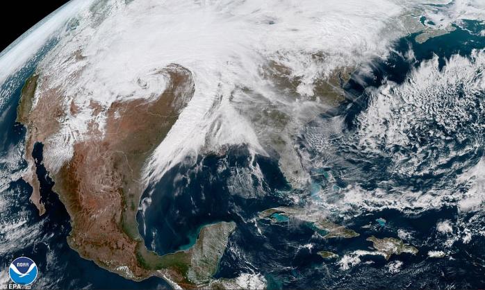 “Вибуховий” циклон у США накрив ураганним вітром та снігом 70 млн осіб у 25 штатах / Фото: NOAA