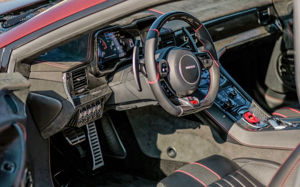 Оновлений суперкар De Tomaso Pantera. Фото: L'Automobile Magazine