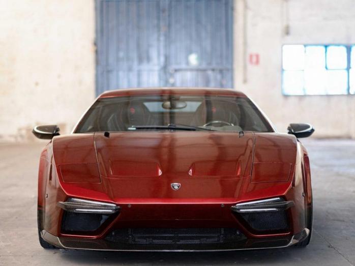 Суперкар De Tomaso Pantera показали итальянские дизайнеры. Фото: L'Automobile Magazine