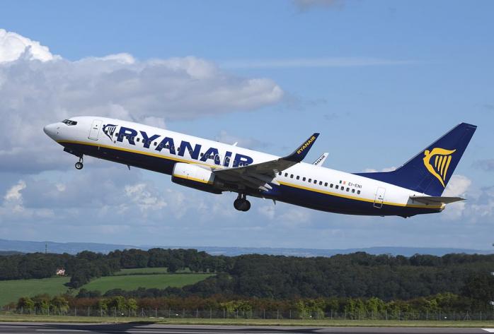 Літак компанії Ryanair, фото: Adrian Pingstone