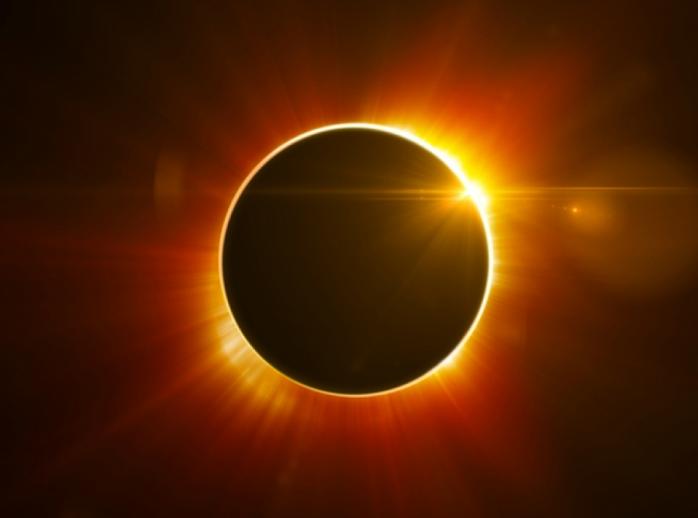 Незвичайне затемнення Сонця змогла зафіксувати космічна обсерваторія. Фото: Vedmochka.net