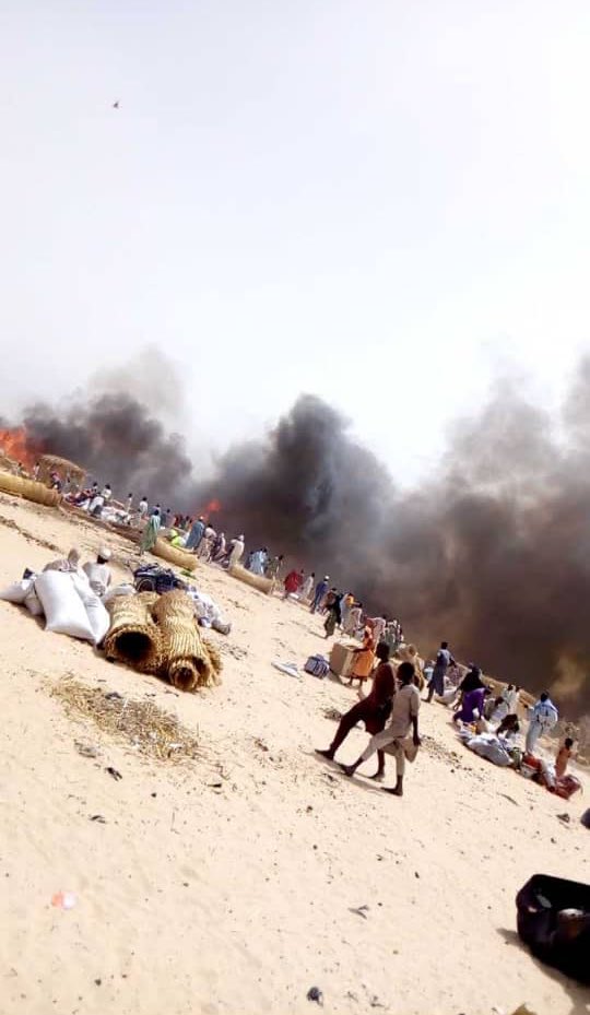 Пожежа в таборі Гаджирам залишила без даху над головою 15 тис. людей, фото: twitter.com/NRC_Norway