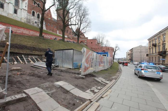 Украинец погиб на стройке возле королевского замка в Кракове, фото - Gazeta Krakowska