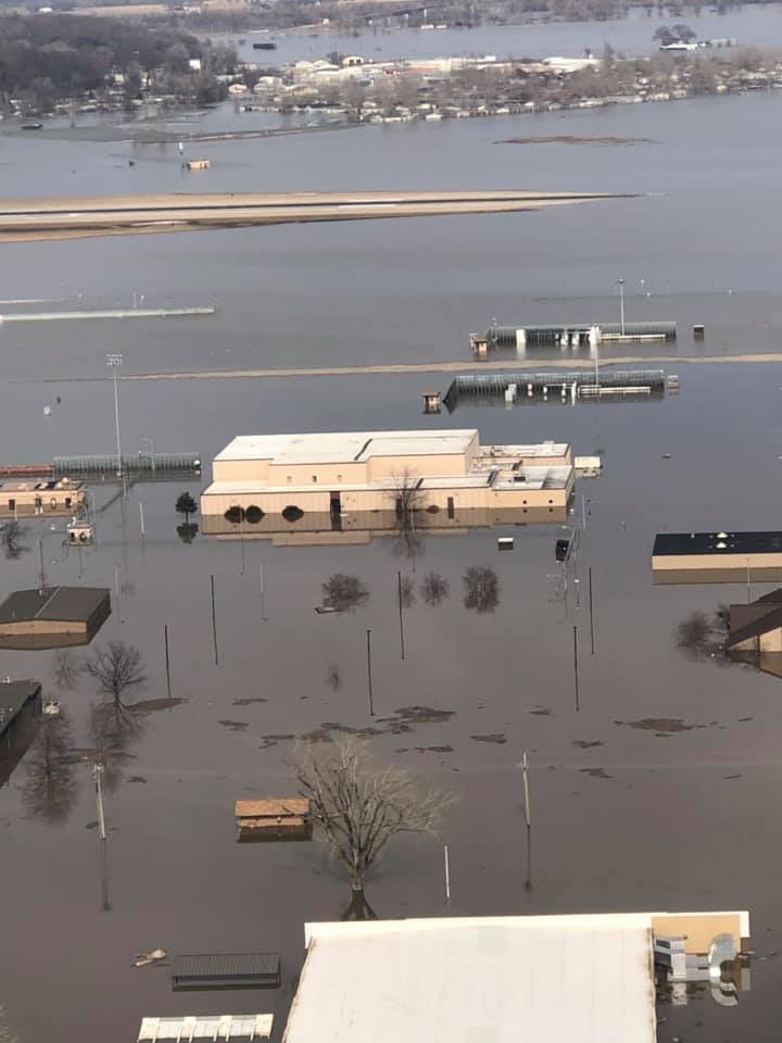 Наводнение вывело из строя авиабазу ВВС США в Небраске