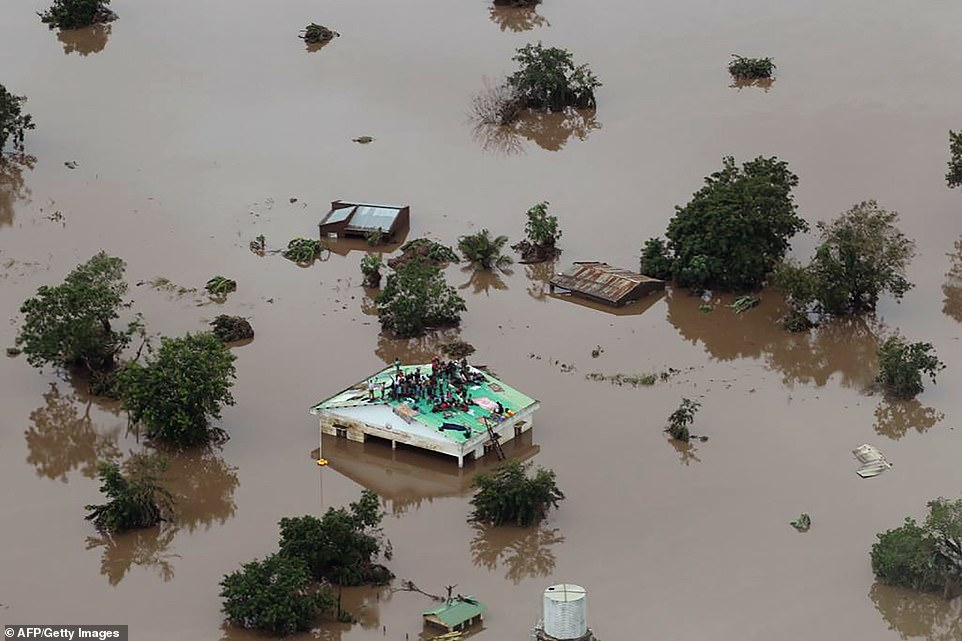 Циклон «Идай» принес масштабные наводнения и разрушения в Африку / Фото: AFP