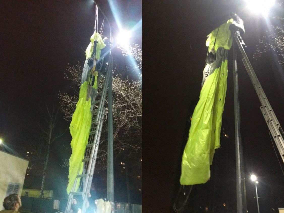 Киевлянин спрыгнул с парашютом с 30 этажа и зацепился за фонарный столб. Фото: kiev.informator.ua
