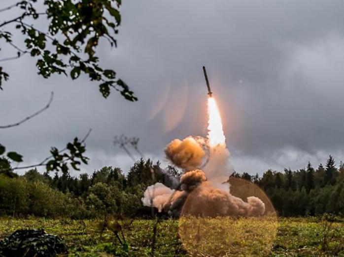 Росія випробує гіперзвукові ракети на полігоні. Фото: Утро