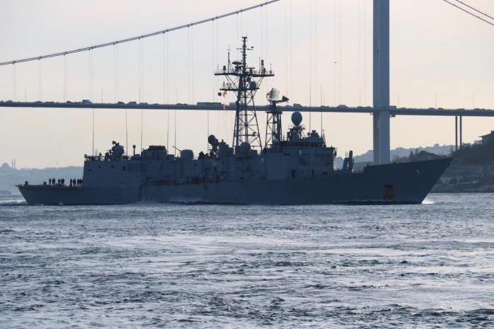 Три кораблі НАТО пройшли через Босфор в акваторію Чорного моря, фото — Твіттер Yoruk Isik