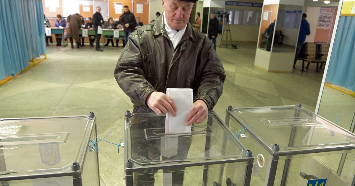 Вибори президента: виборчі дільниці відкрилися в Україні / Фото: ТСН