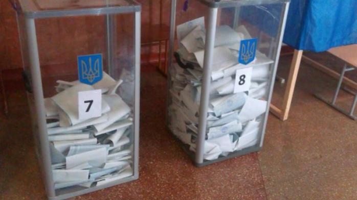Сегодня в Украине проходило голосование на выборах президента, фото: ICTV
