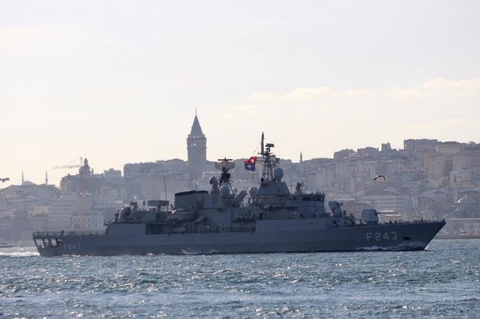 Два кораблі НАТО зупинилися в Одесі перед спільними навчаннями з ВМСУ. Фото: Politeka