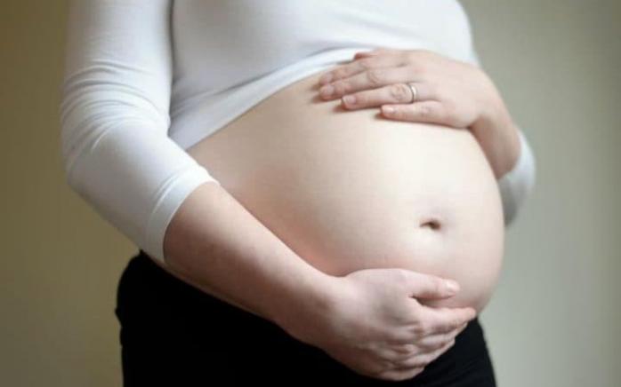 Кесарево сечение повышает риск осложнений для матерей – ученые. Фото: pikabu.