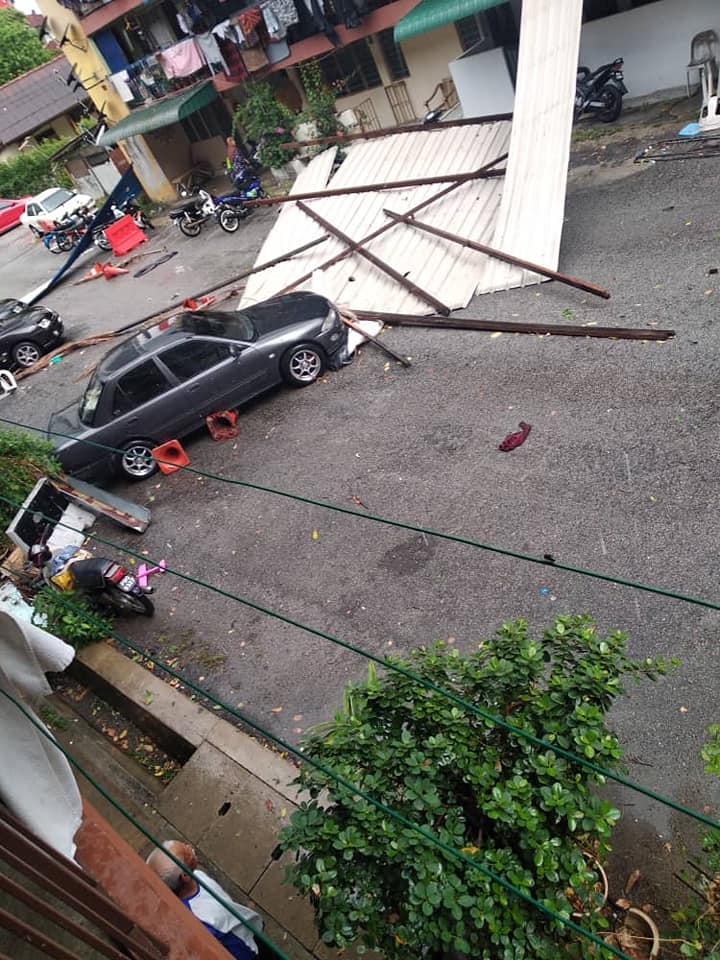 Инцидент произошел вчера около полудня по местному времени, фото: Wan Midgee