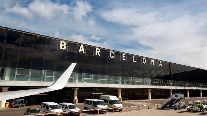 KyivNotKiev: международный аэропорт Барселоны исправил написание столицы. Фото: diez 