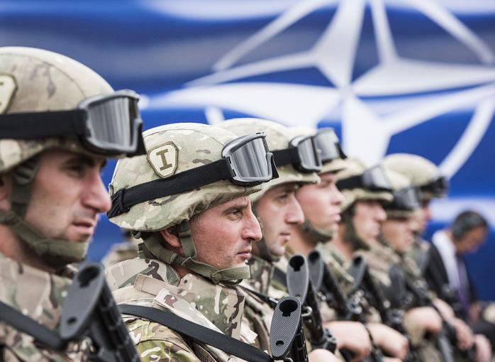 Оказать военную помощь Украине готовы не все члены НАТО. Фото: ТВ Центр
