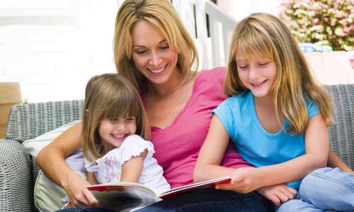 Дети читающих родителей быстрее и легче учатся читать – ученые. Фото: net