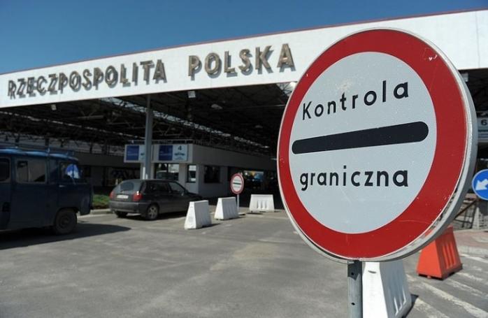 Маскування вищого рівня: українець задки незаконно перетнув кордон з Польщею. Фото: Kurs