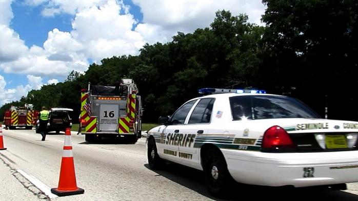 У США зіткнулися пікап і пожежна машина: троє осіб загинули, серед них немовля. Фото: YouTube