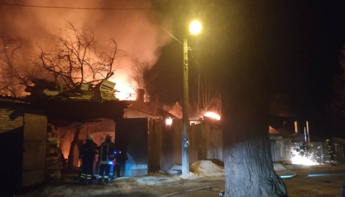 В приватному секторі Києва горіли будинки