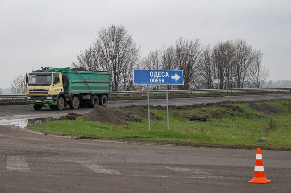 Ремонт на трассе М-05. Фото: «Укравтодор» в Facebook