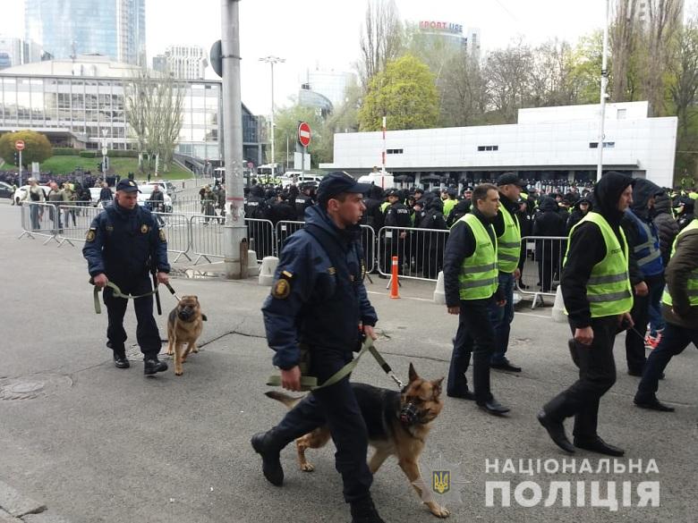 Меры безопасности в Киеве. Фото: Нацполиция