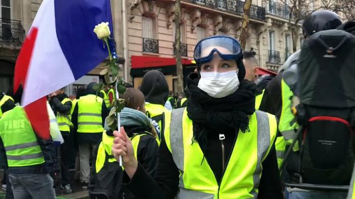 Протести «жовтих жилетів» у Парижі. Фото: Euronews