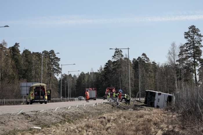 Автобус з туристами перекинувся в Швеції. Фото: aftonbladet.se