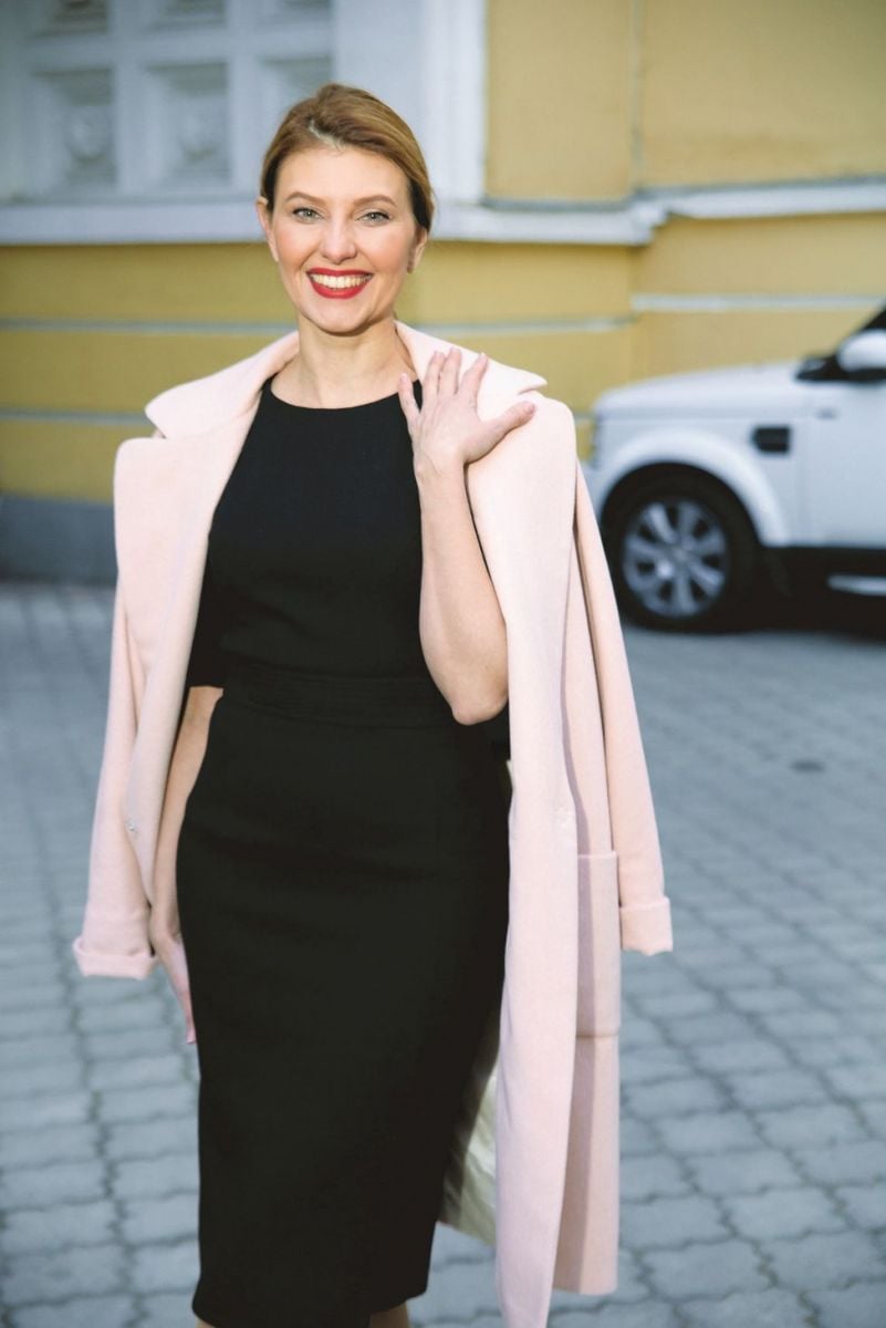 Елена Зеленская предпочитает современные тенденции в одежде. Фото: пресс-служба студии "Квартал-95"