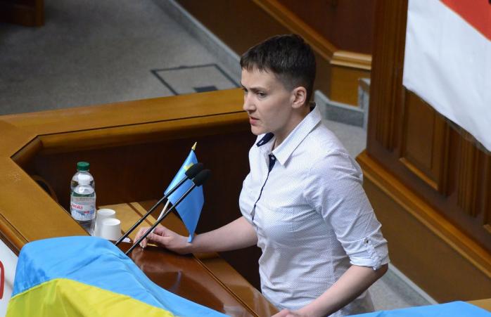 Савченко в Раде встречал полупустой зал парламента