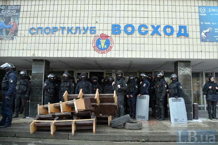 В Киеве снова напали на спортклуб «Восход»: полиция провела задержания. Фото: Макс Требухов / LB.ua