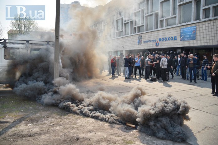 У Києві знову напали на спортклуб «Восход»: поліція провела затримання. Фото: Макс Требухов / LB.ua