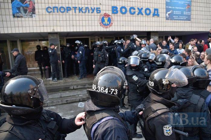 В Киеве снова напали на спортклуб «Восход»: полиция провела задержания. Фото: Макс Требухов / LB.ua